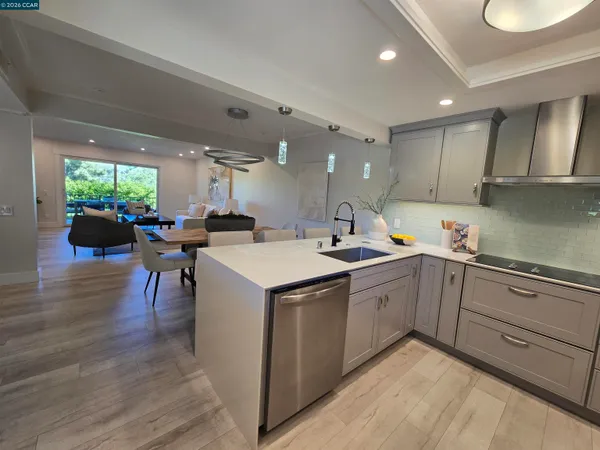 $699,999 | 1124 Singingwood Court, Unit 2, Walnut Creek, CA 94595