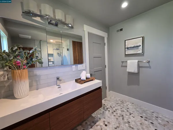 $699,999 | 1124 Singingwood Court, Unit 2, Walnut Creek, CA 94595