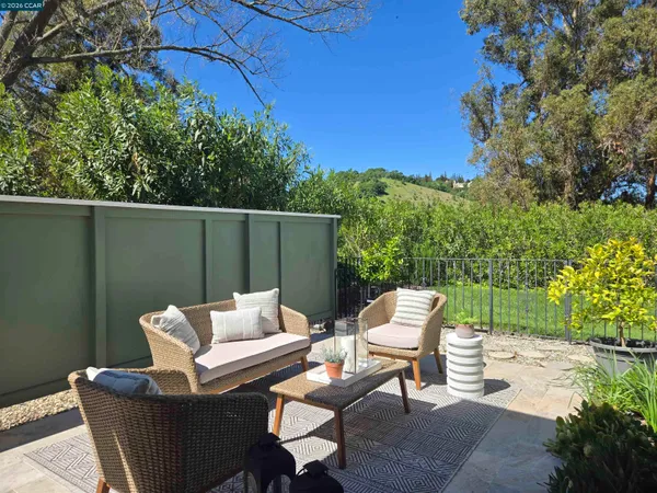 $699,999 | 1124 Singingwood Court, Unit 2, Walnut Creek, CA 94595