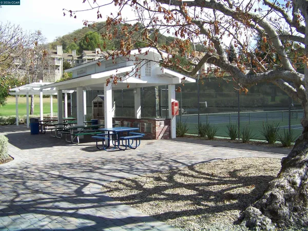 $699,999 | 1124 Singingwood Court, Unit 2, Walnut Creek, CA 94595