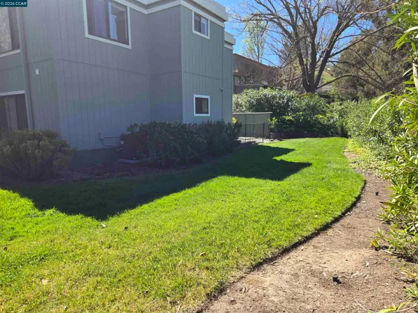 $699,999 | 1124 Singingwood Court, Unit 2, Walnut Creek, CA 94595