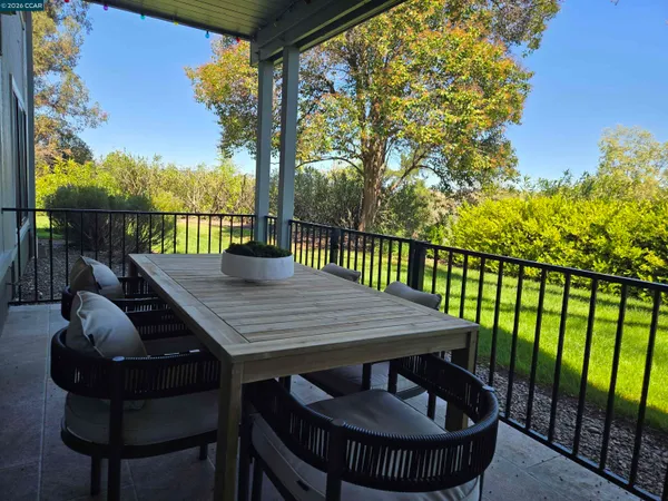 $699,999 | 1124 Singingwood Court, Unit 2, Walnut Creek, CA 94595