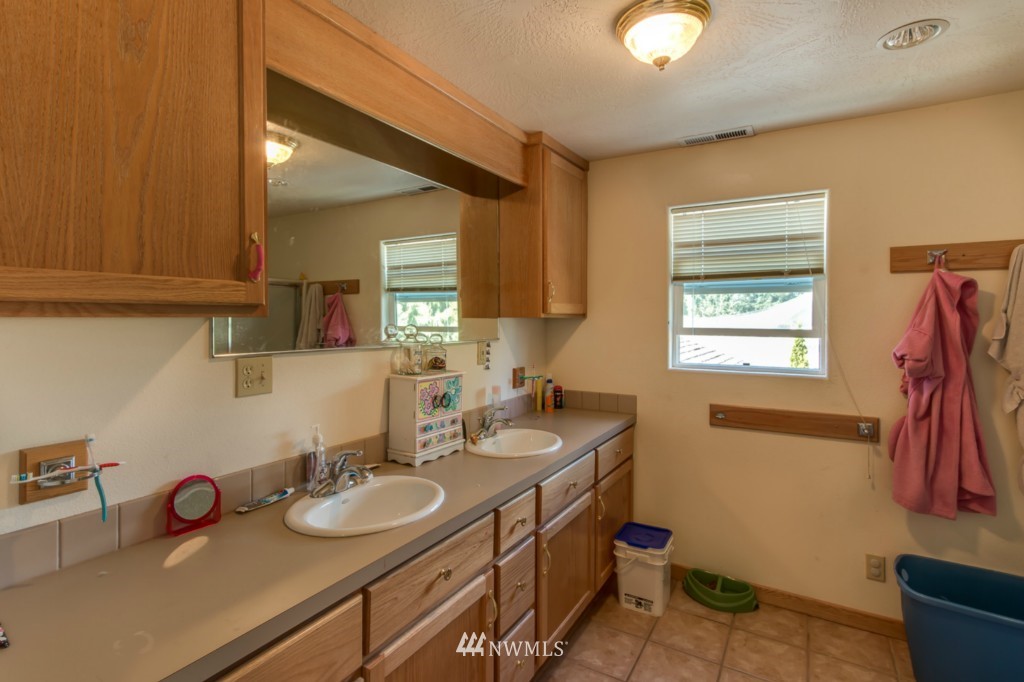 111 Shenandoah Road Silverlake, WA 98645 - Photo 15 of 19