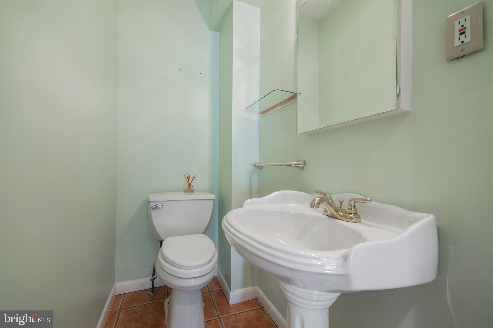 980 Rydal Road Jenkintown, PA 19046 - Photo 13 of 37 Powder Room