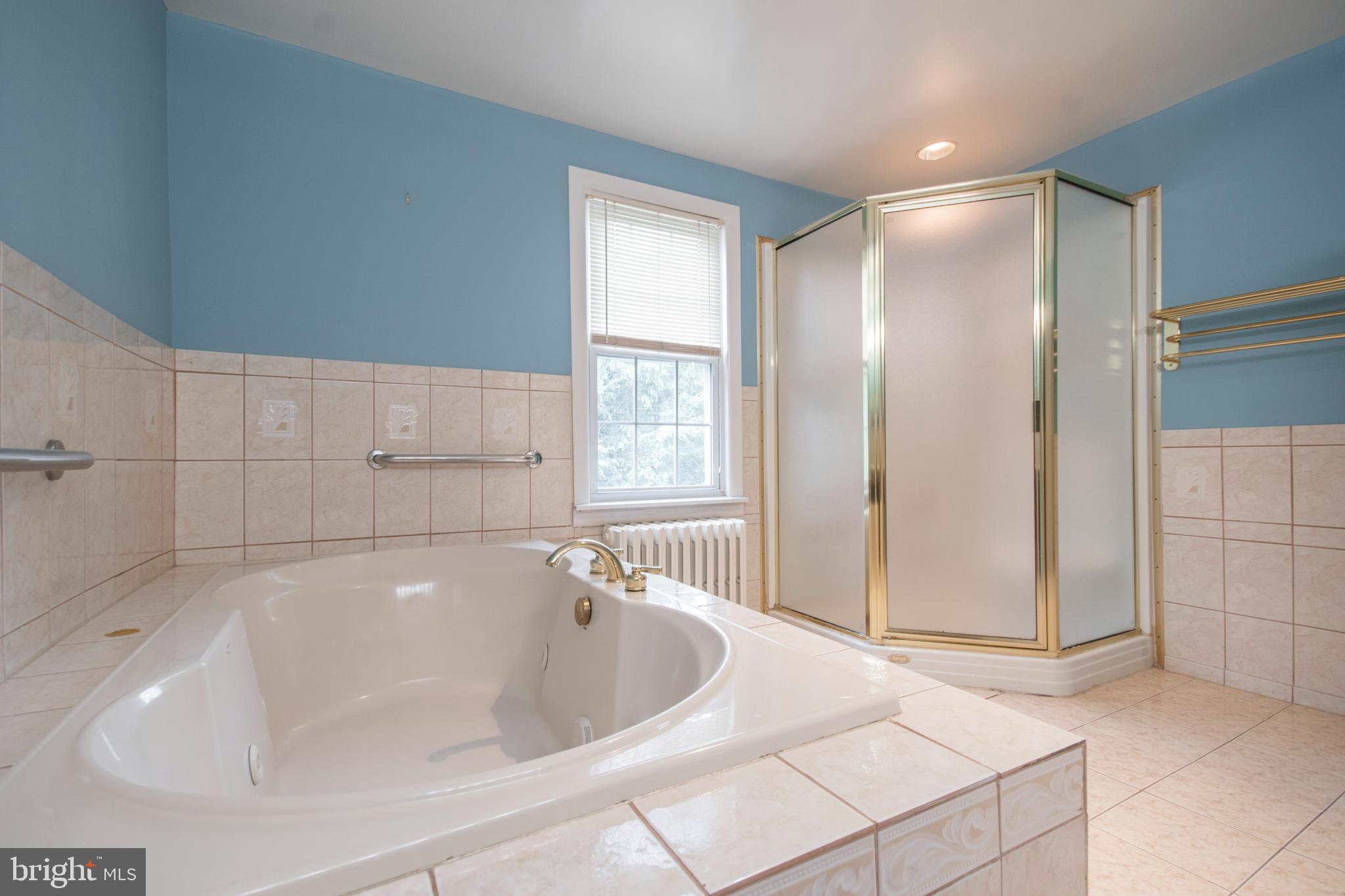 980 Rydal Road Jenkintown, PA 19046 - Photo 18 of 37 Main Bathroom