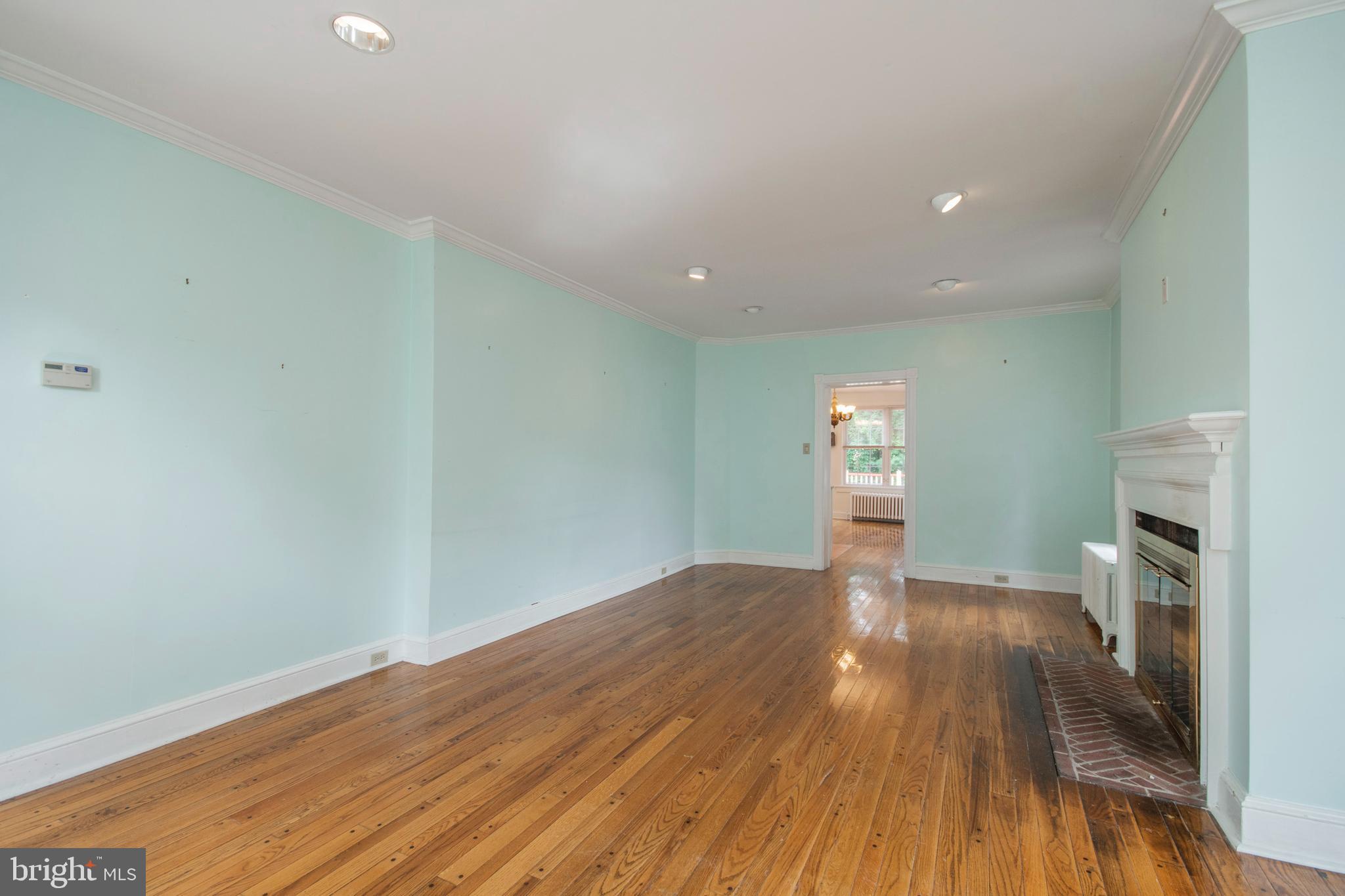 980 Rydal Road Jenkintown, PA 19046 - Photo 4 of 37 Living Room