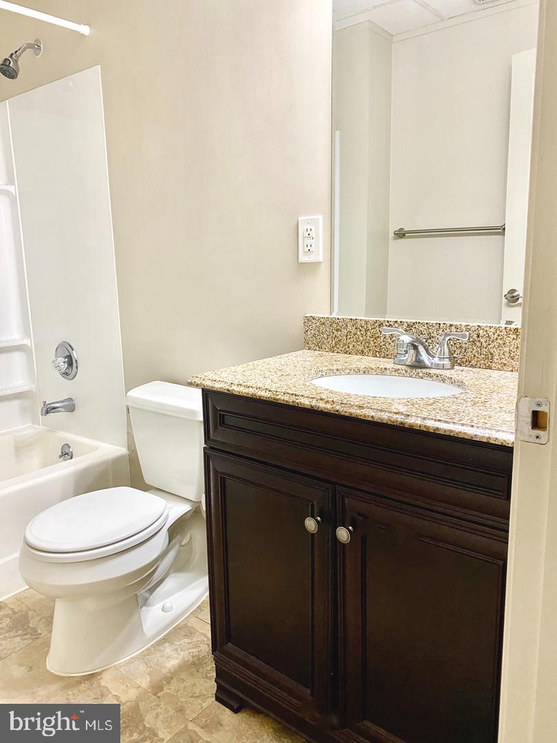 306 South Main Street, Unit B Culpeper, VA 22701 - Photo 8 of 10 Bathroom