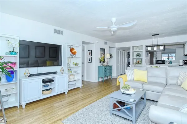 $509,500 | 1801 Gulf Drive North, Unit 275, Bradenton Beach, FL 34217