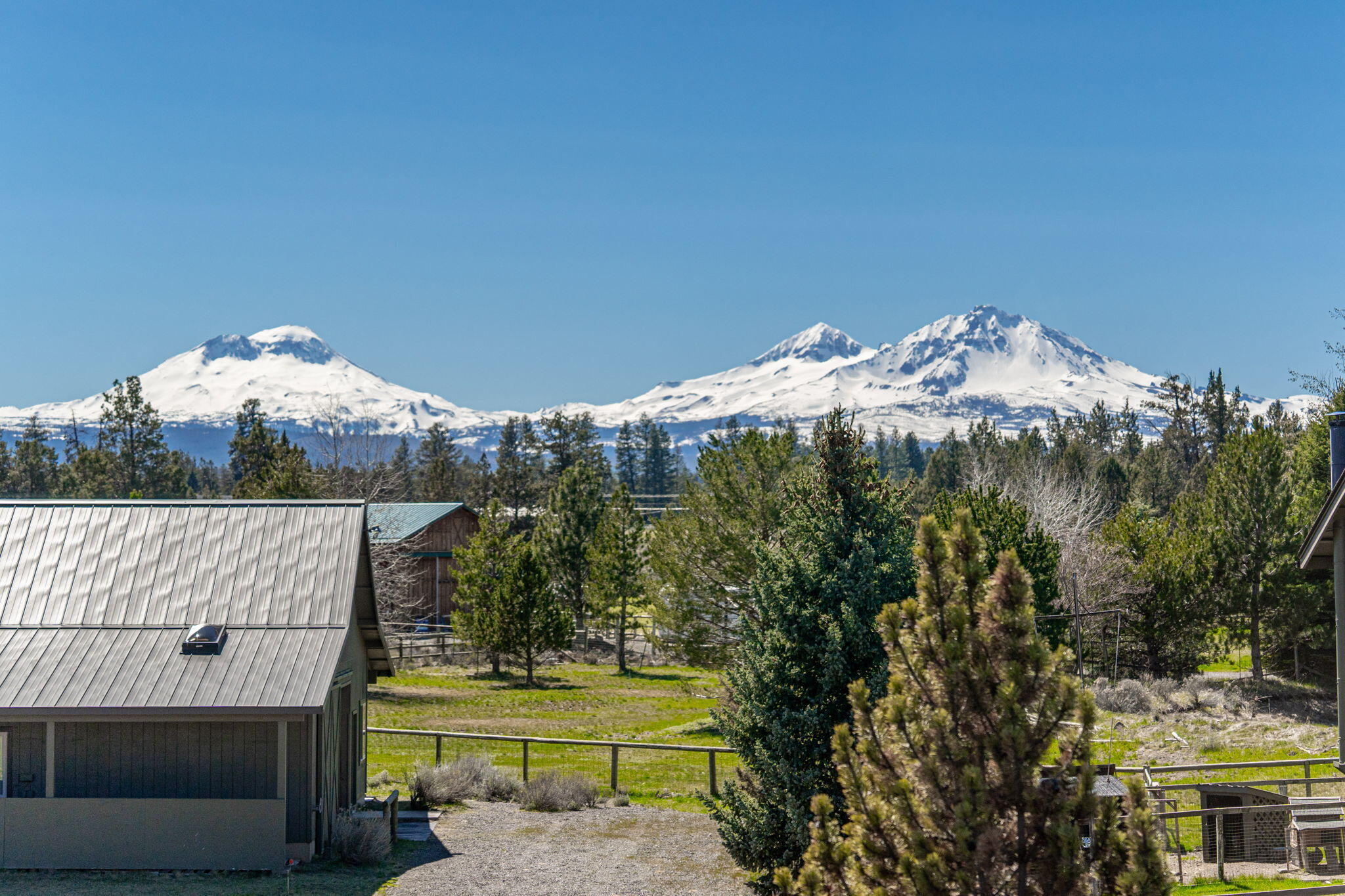 17375 Jordan Road Sisters, OR 97759 - Photo 2 of 63 Sisters, OR home on 4.93 acres with Cascade Mountain Views