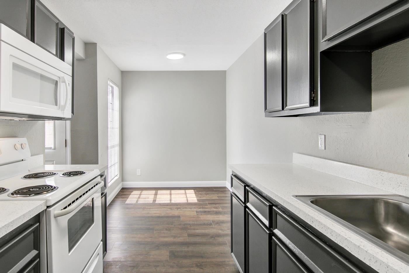 4335 Crow Road Beaumont, TX 77706 - Photo 5 of 12 Gallery Image 5