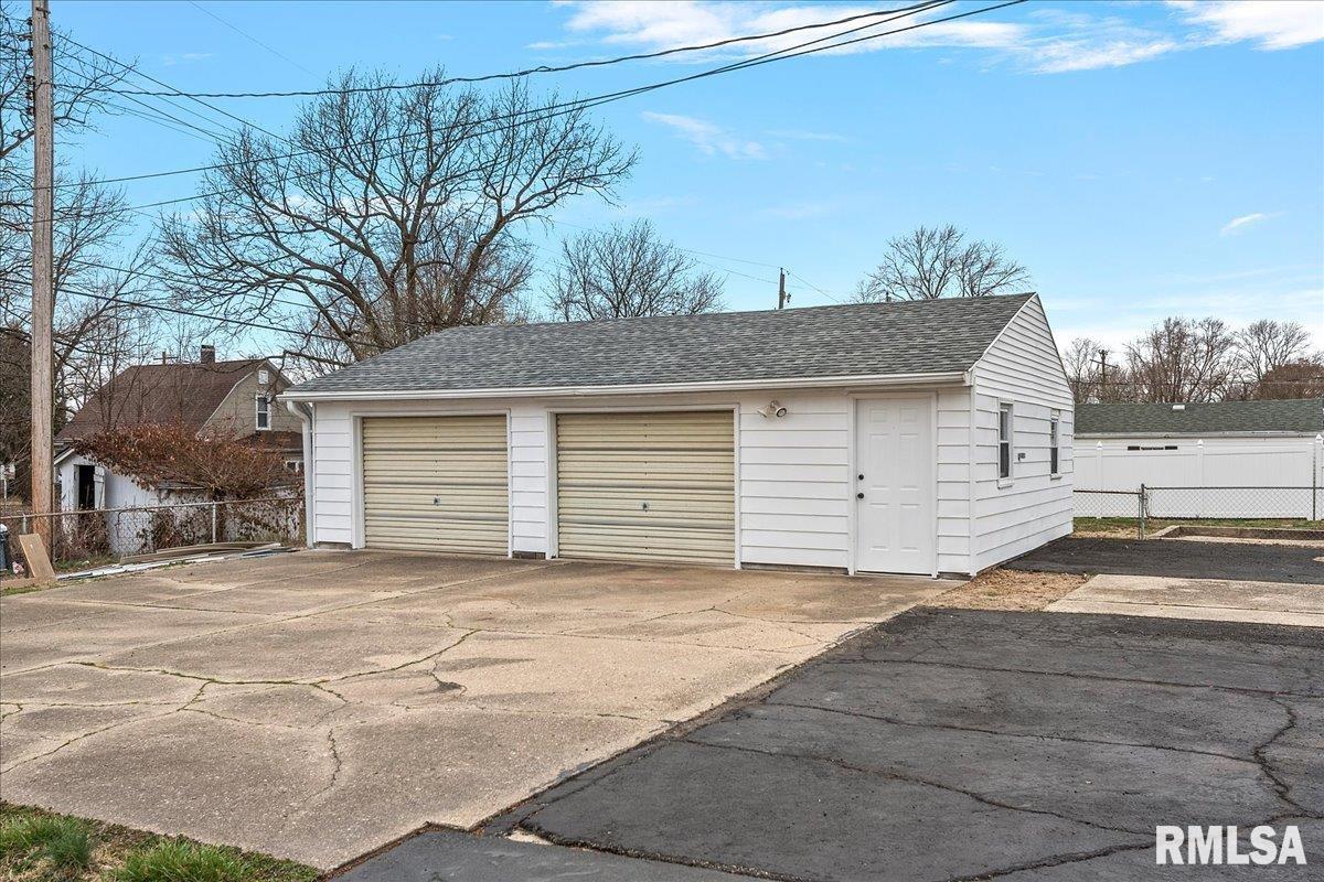 1020 West Elliott Avenue Springfield, IL 62702 - Photo 26 of 26 Gallery Image 26