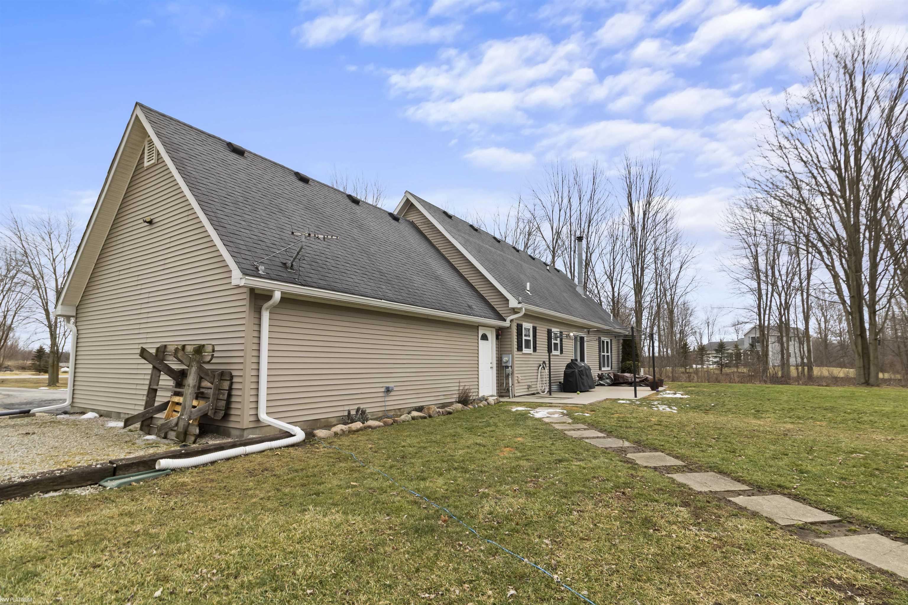 2030 Palms Road Columbus, MI 48063 - Photo 6 of 44