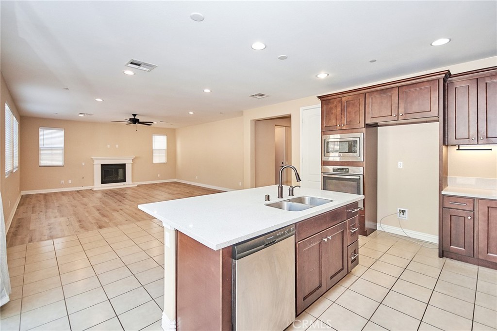 9780 La Vine Court Rancho Cucamonga, CA 91701 - Photo 11 of 38