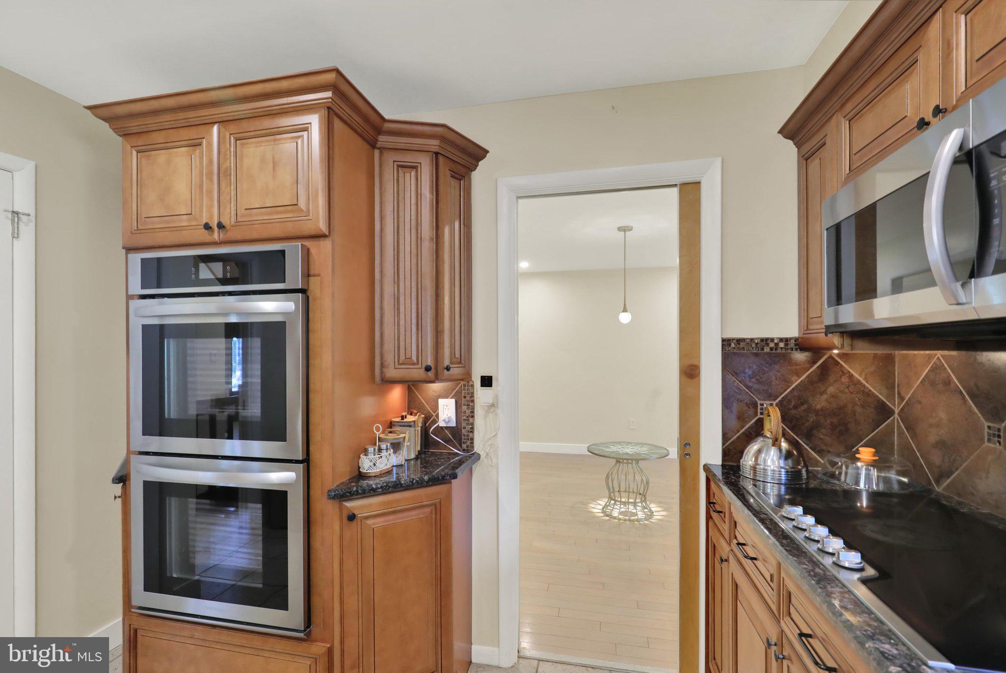 2210 Greenwood Road Allentown, PA 18103 - Photo 13 of 61 360_3333