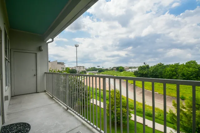 $2,300 | 1441 East Street, Unit 302, Houston, TX 77007
