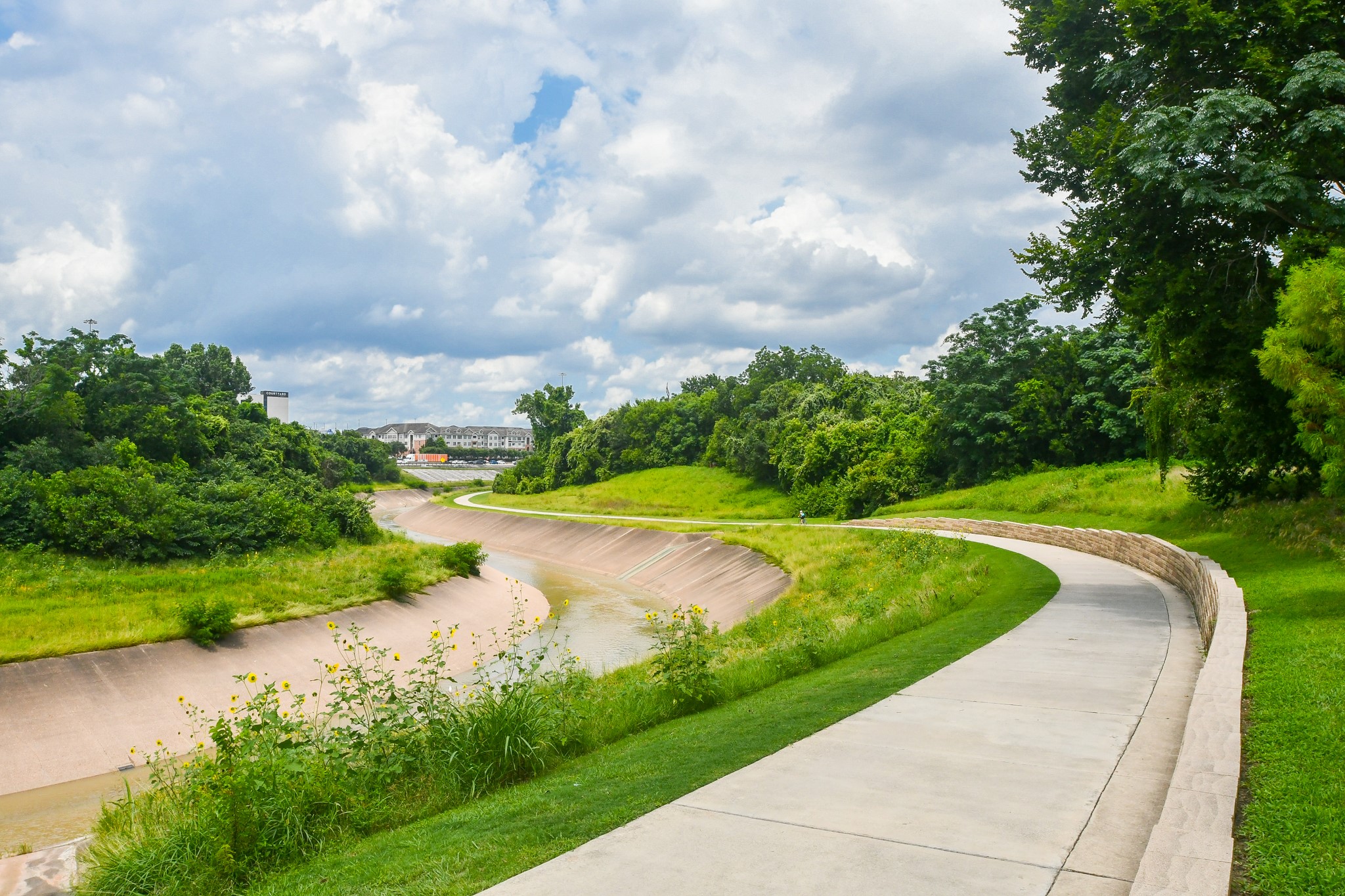 1441 East Street, Unit 302 Houston, TX 77007 - Photo 30 of 32 Bike or Walk for Miles Right outside Back Gate