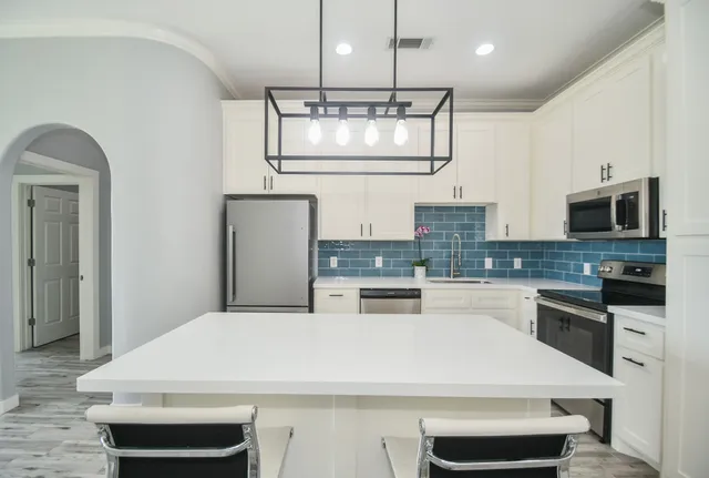 $2,300 | 1441 East Street, Unit 302, Houston, TX 77007