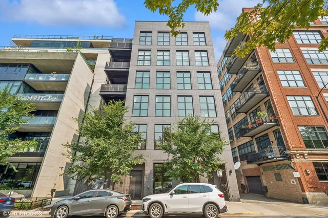 $3,200,000 | 123 South Peoria Street, Unit P2, Chicago, IL 60607