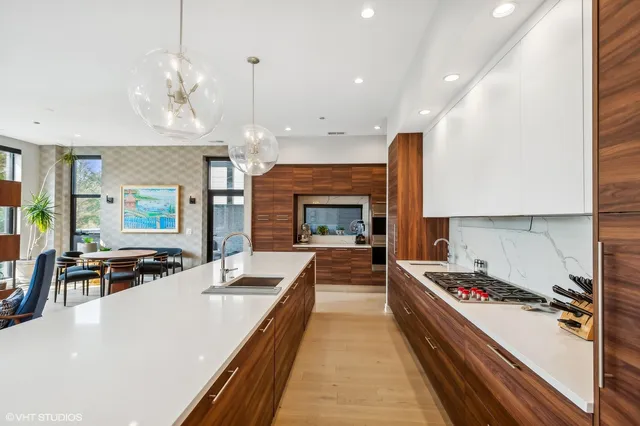 $3,200,000 | 123 South Peoria Street, Unit P2, Chicago, IL 60607