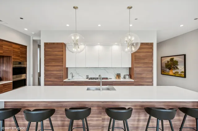 $3,200,000 | 123 South Peoria Street, Unit P2, Chicago, IL 60607