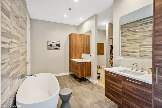 $3,200,000 | 123 South Peoria Street, Unit P2, Chicago, IL 60607