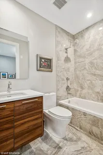 $3,200,000 | 123 South Peoria Street, Unit P2, Chicago, IL 60607