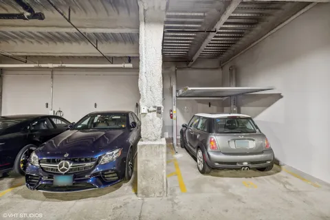 $3,200,000 | 123 South Peoria Street, Unit P2, Chicago, IL 60607