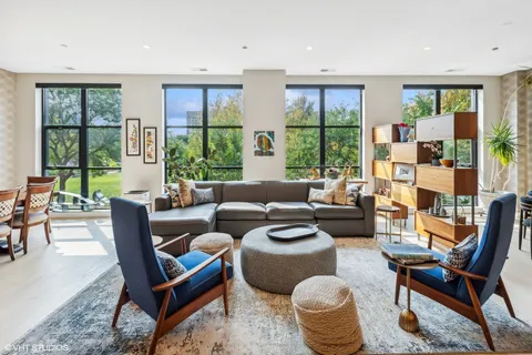 $3,200,000 | 123 South Peoria Street, Unit P2, Chicago, IL 60607