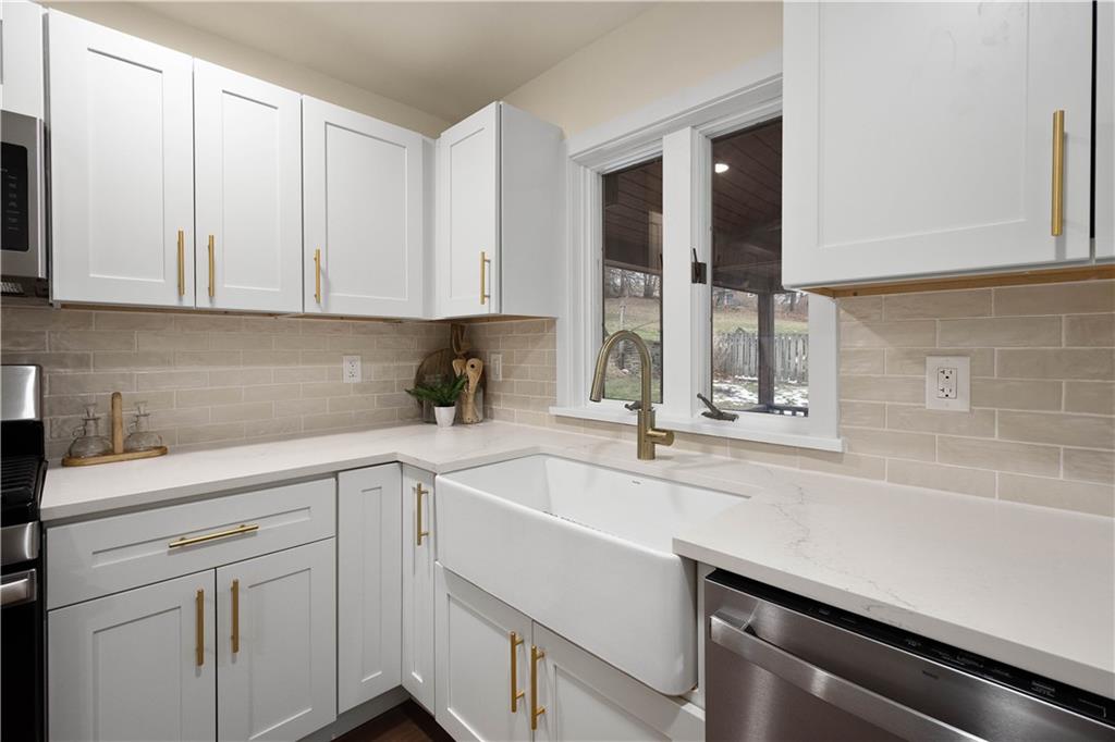 5617 Saltsburg Road Verona, PA 15147 - Photo 8 of 23