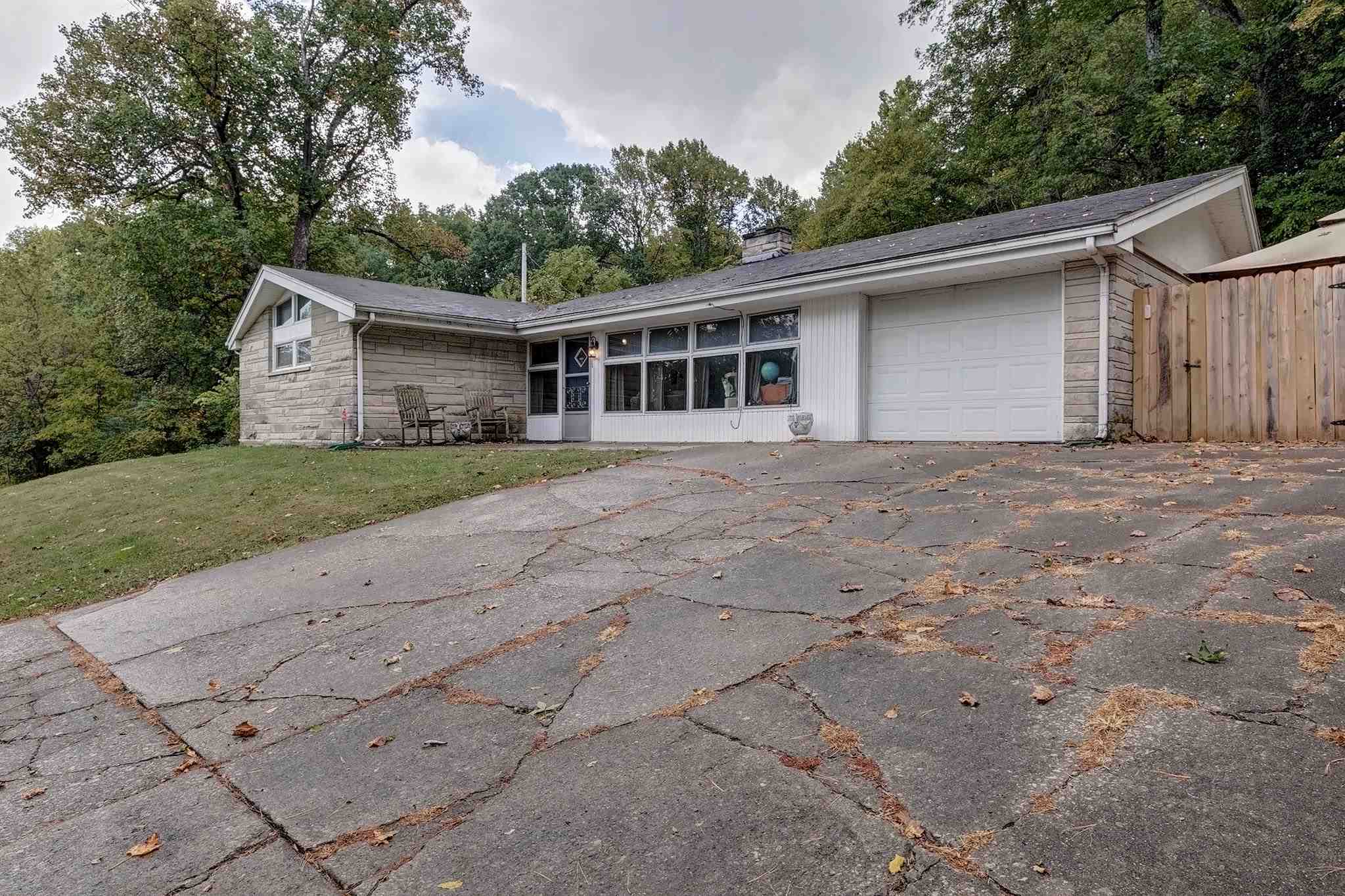 4583 North Hartstrait Road Bloomington, IN 47404 - Photo 3 of 30 Gallery Image 3