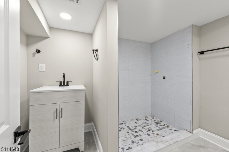 138 Monmouth Road Elizabeth, NJ 07208 - Photo 26 of 30