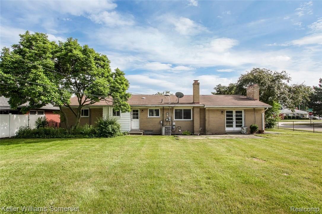 18309 Stephens Road Eastpointe, MI 48021 - Photo 20 of 23 Backyard