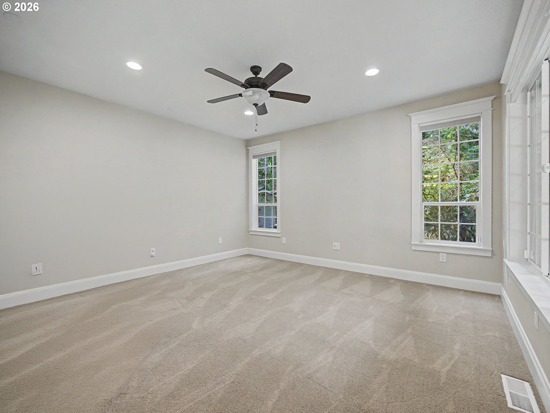 64100 East Relton Road Rhododendron, OR 97049 - Photo 16 of 48 Living Room