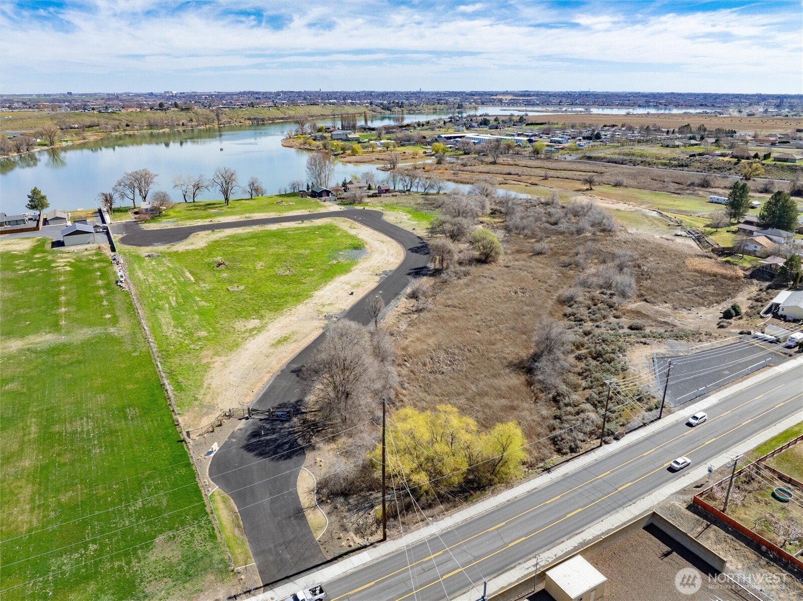 12 Valley Road Northeast, Unit 12 Moses Lake, WA 98837 - Photo 9 of 11 Gallery Image 9