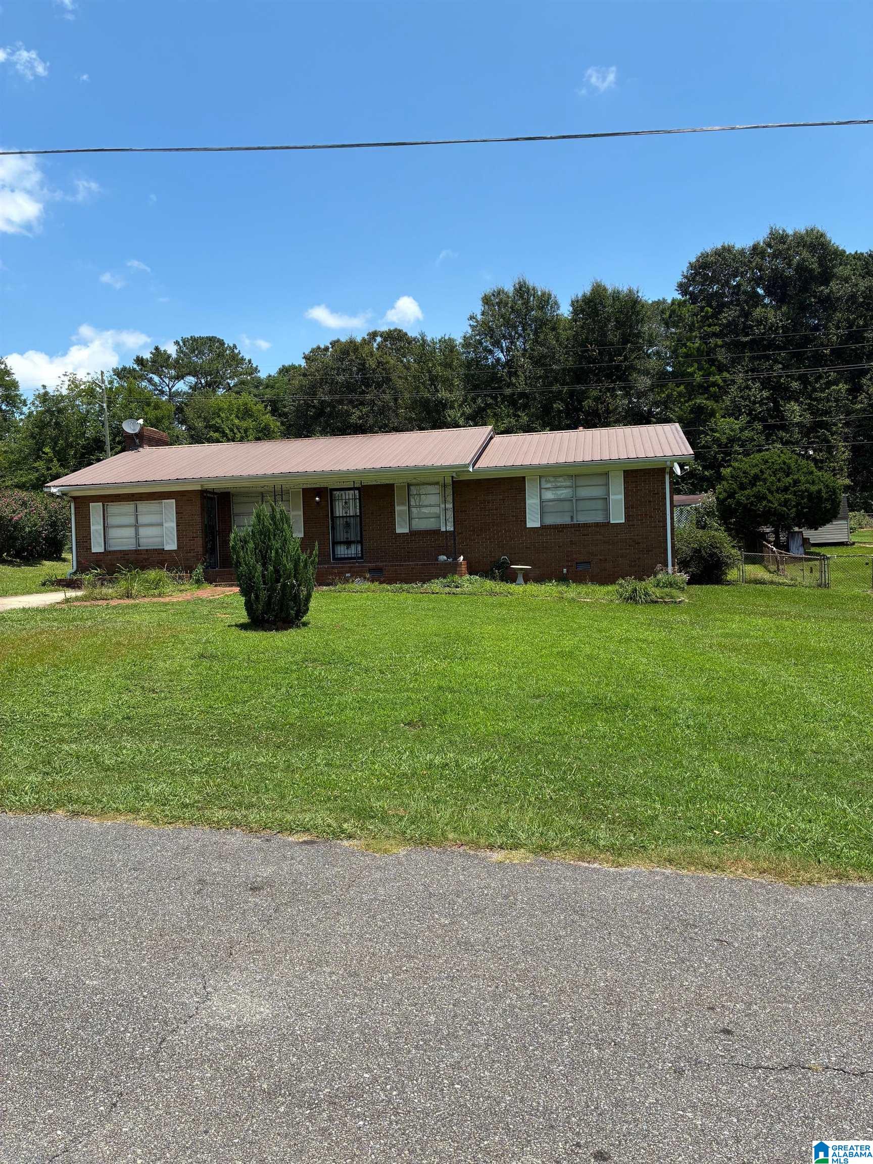 109 Brenda Road Anniston, AL 36206 - Photo 2 of 3