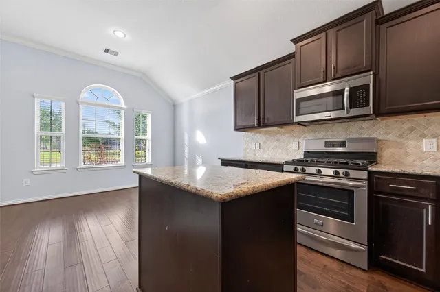 $2,300 | 18118 Tucson Bend Drive, Cypress, TX 77429