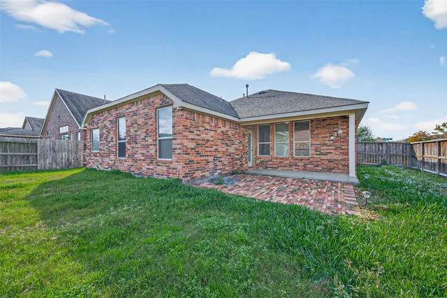 $2,300 | 18118 Tucson Bend Drive, Cypress, TX 77429