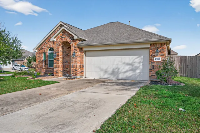 $2,300 | 18118 Tucson Bend Drive, Cypress, TX 77429