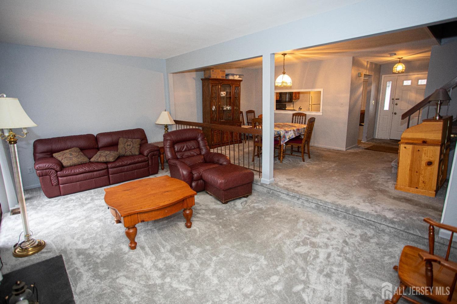 102 Timber Oaks Road Edison, NJ 08820 - Photo 2 of 46