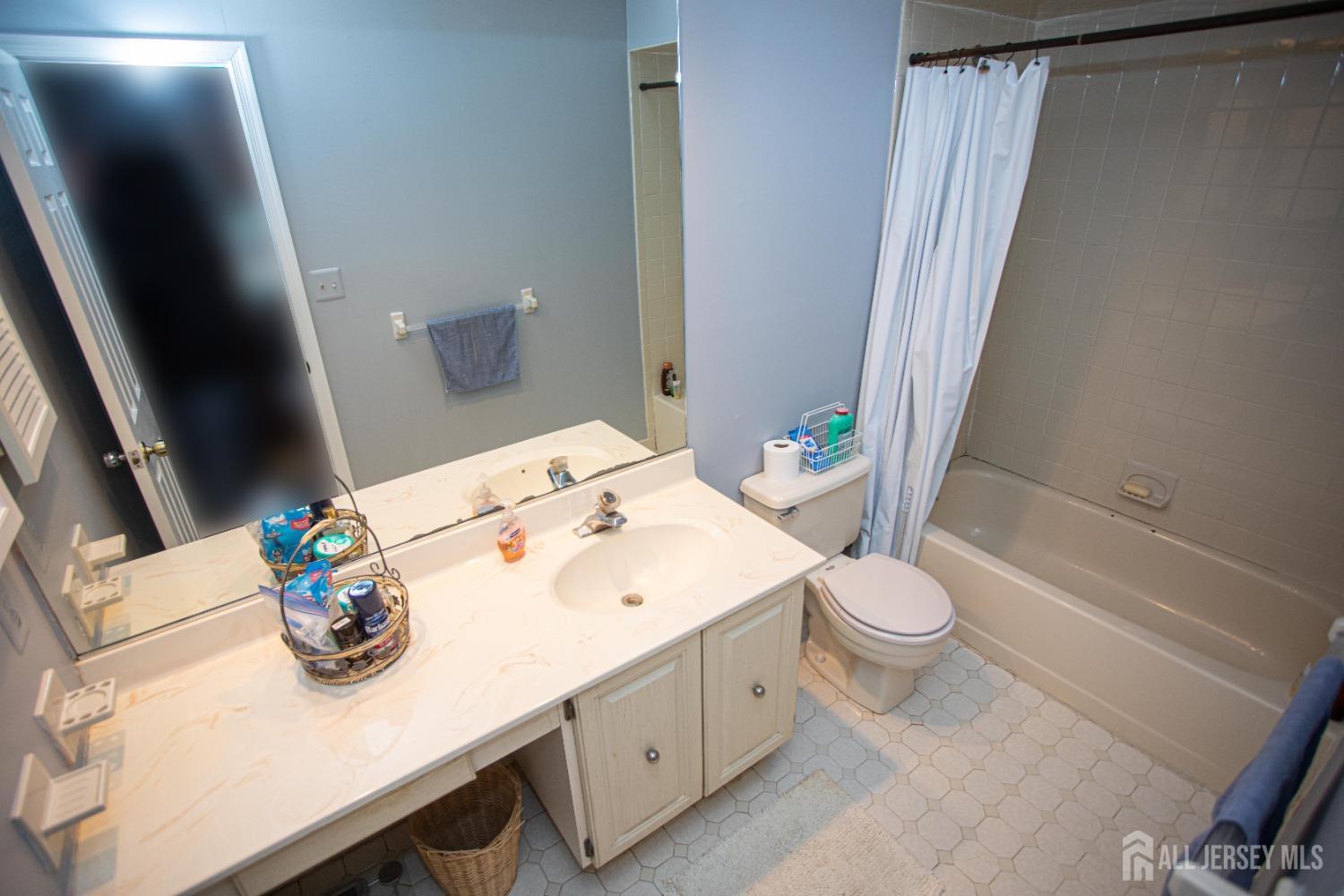 102 Timber Oaks Road Edison, NJ 08820 - Photo 26 of 46