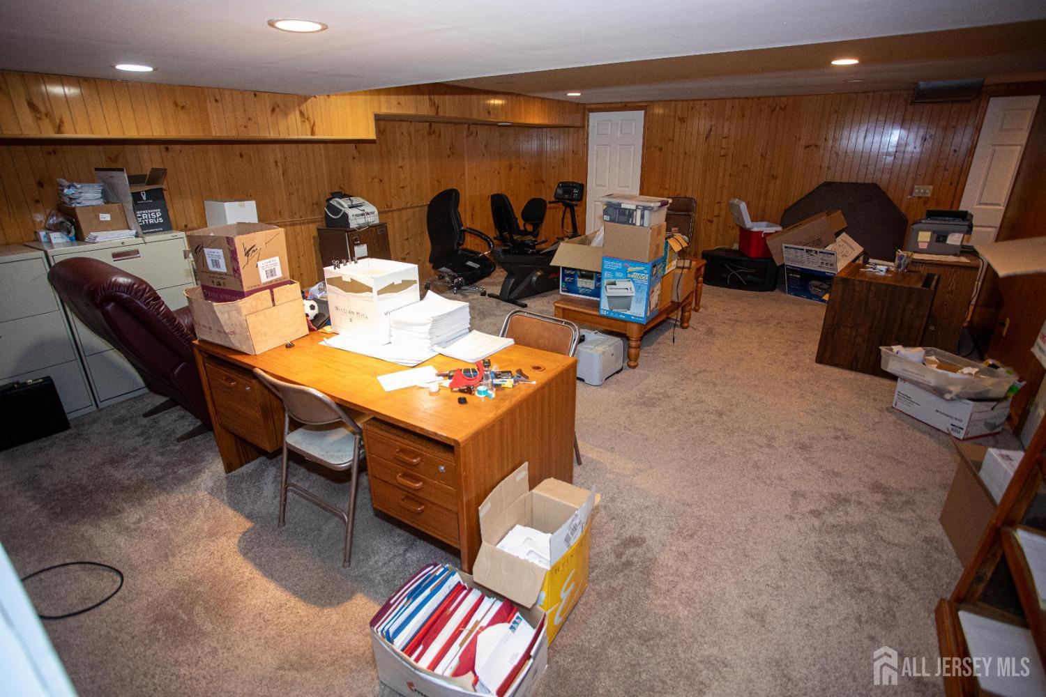 102 Timber Oaks Road Edison, NJ 08820 - Photo 34 of 46
