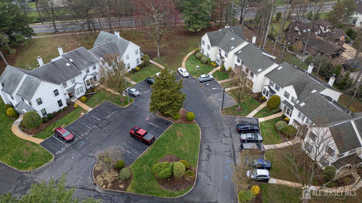 102 Timber Oaks Road Edison, NJ 08820 - Photo 42 of 46