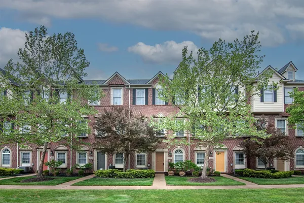 $279,000 | 45587 North Stonewood Road, Canton, MI 48187