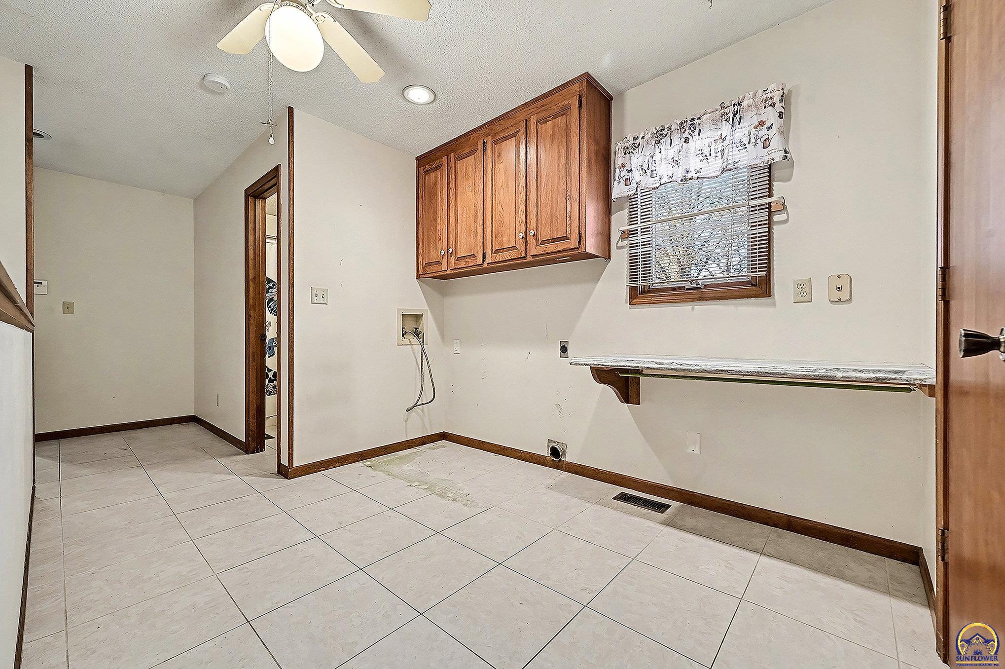 2709 Lawrence Avenue Lawrence, KS 66047 - Photo 16 of 36