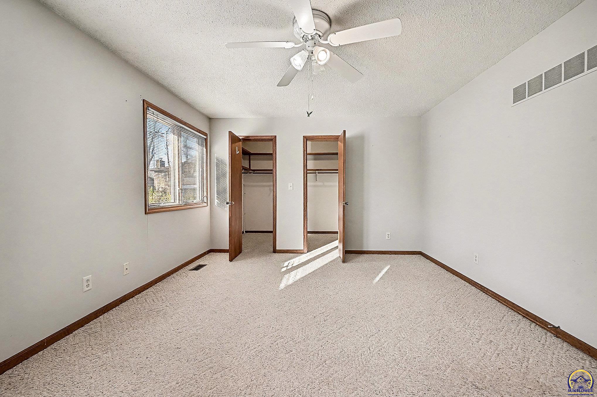 2709 Lawrence Avenue Lawrence, KS 66047 - Photo 17 of 36