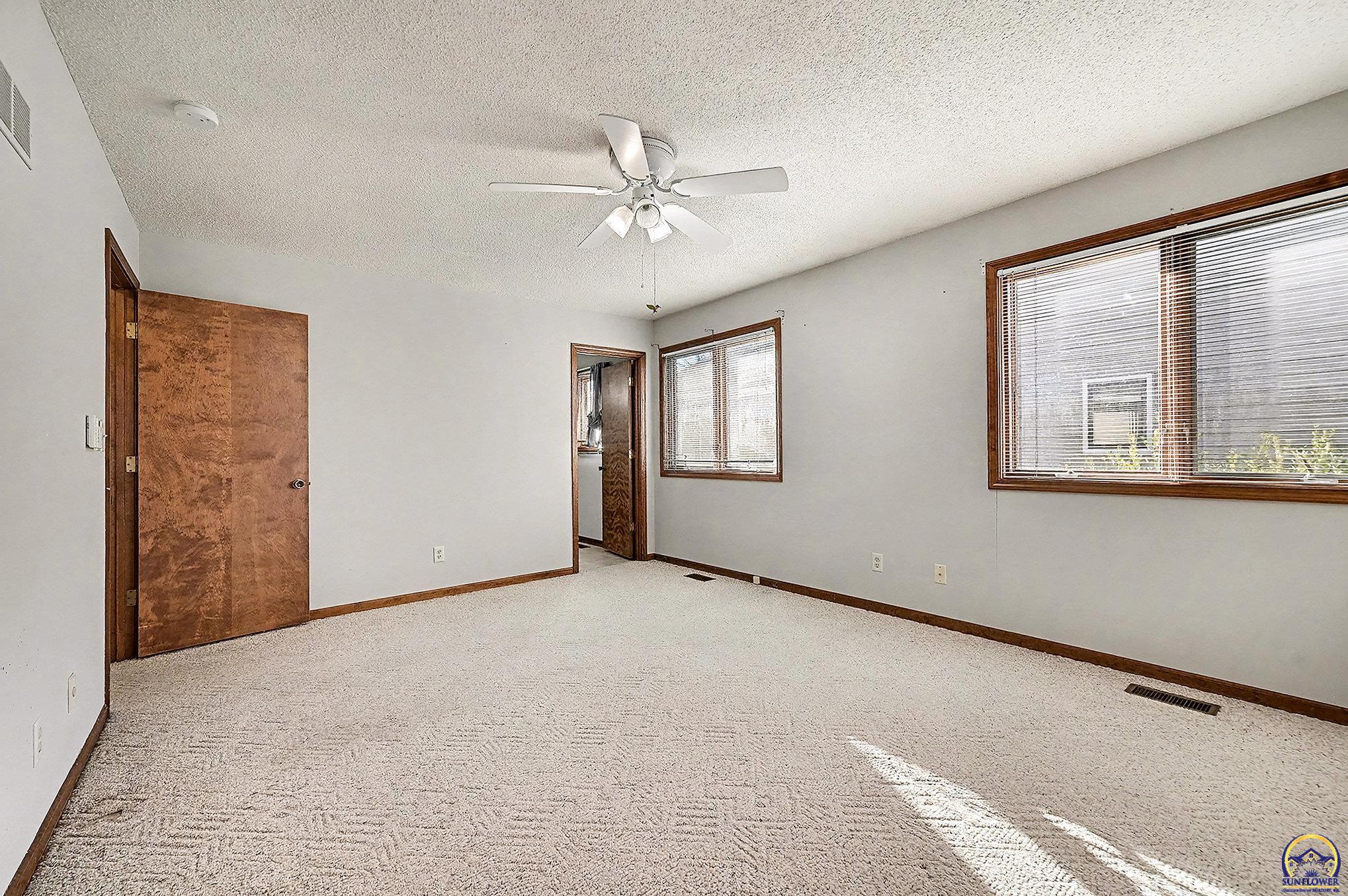 2709 Lawrence Avenue Lawrence, KS 66047 - Photo 18 of 36