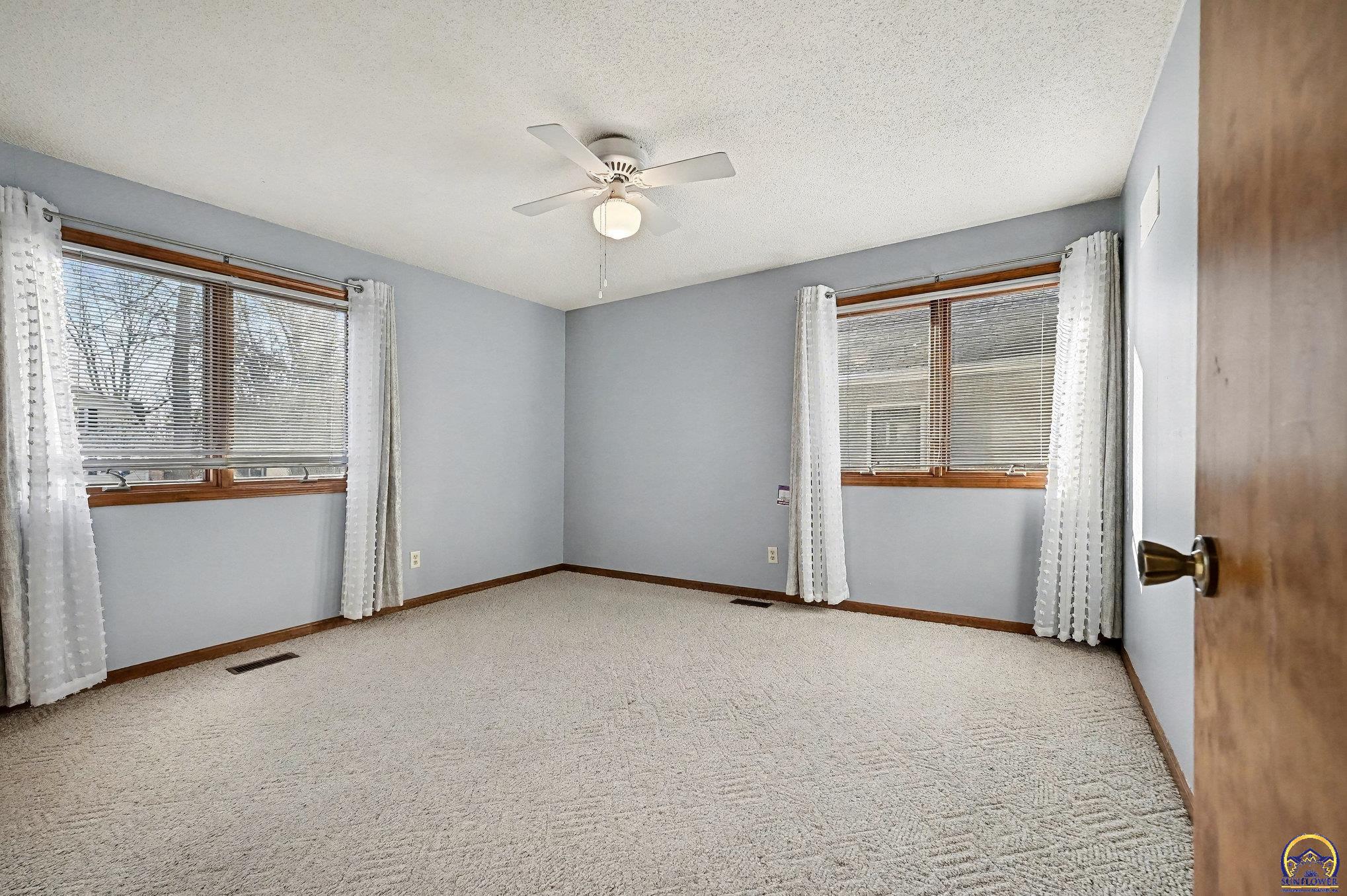 2709 Lawrence Avenue Lawrence, KS 66047 - Photo 22 of 36