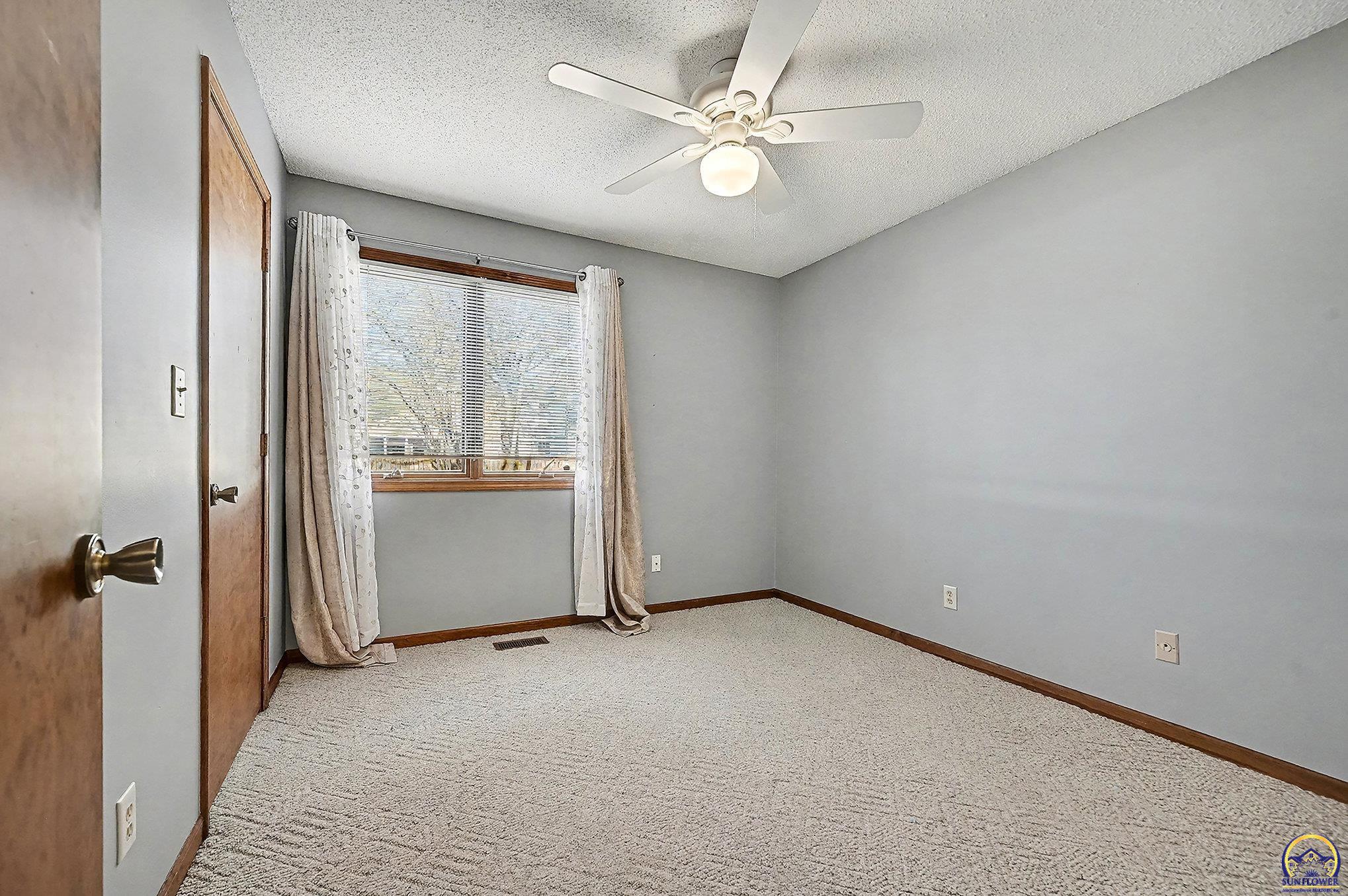 2709 Lawrence Avenue Lawrence, KS 66047 - Photo 24 of 36