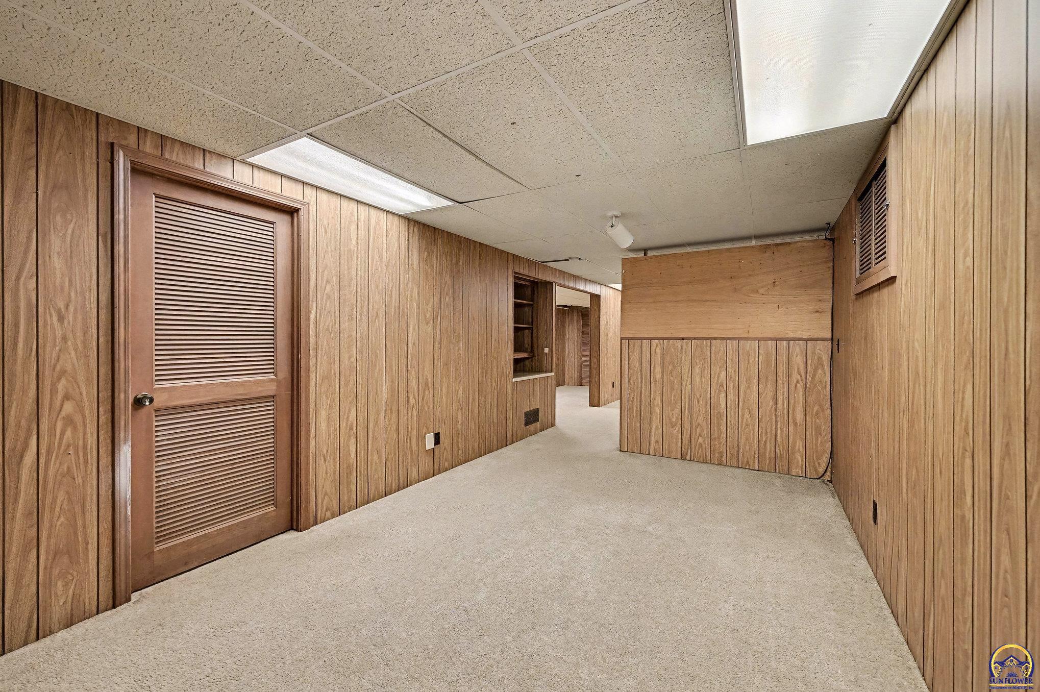 2709 Lawrence Avenue Lawrence, KS 66047 - Photo 27 of 36