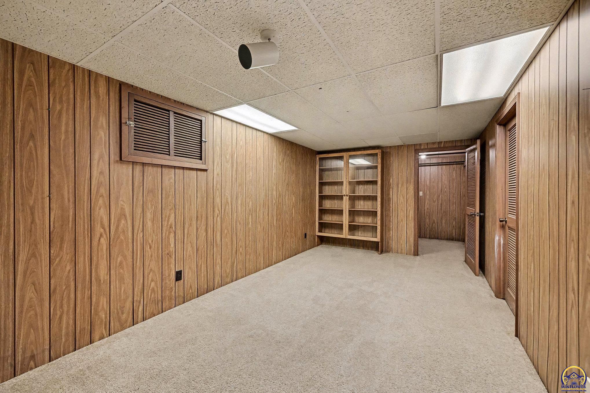 2709 Lawrence Avenue Lawrence, KS 66047 - Photo 28 of 36